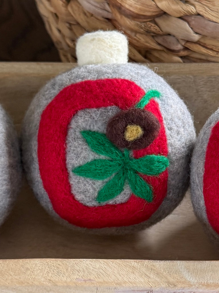 Block "O" - Grey with scarlet Block "O" and buckeye leaf